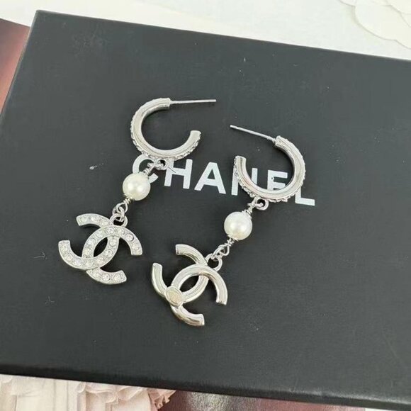 Chanel Pearl Pendant Earrings - Picture 2 of 6